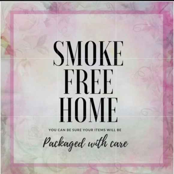 Wooden Hanger with 4 Pegs - Picture 7 of 7